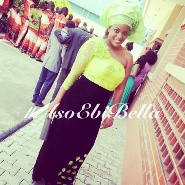 asoebi_bellanaija_aso_ebi_asoebibella_nigerian_wedding_traditional_wear_1516684a3d5a11e3aa0022000aa821ef_8
