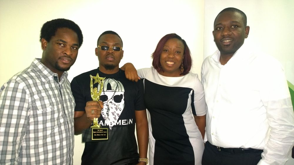 Olamide celebrates NEA Win with Etisalat Office - Bellanaija - September2014002