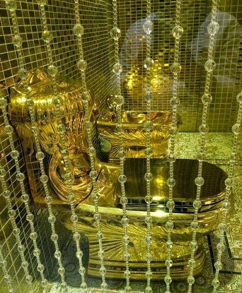 http://www.bellanaija.com/wp-content/uploads/2014/10/gold-toilet.jpg