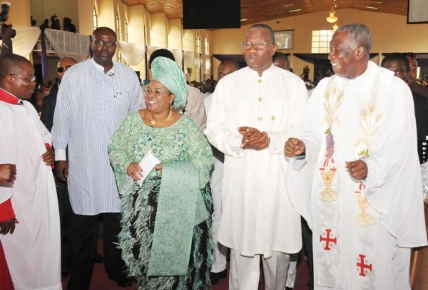 PIC 11. FROM LEFT: FIRST LADY DAME PATIENCE JONATHAN; PRESIDENT GOODLUCK JONATHAN  AND THE CHAPLAIN OF ASO VILLA CHAPEL, VEN. OBIOMA ONWUZURUMBA, DURING A THANKSGIVING AND FAREWELL SERVICE IN HONOUR OF THE PRESIDENT AND HIS WIFE AT THE  CATHEDRAL CHURCH OF THE ADVENT, LIFE CAMP, GWARIMPA IN ABUJA ON SUNDAY (10/5/15). 2492/10/5/2015/ICE/BJO/NAN