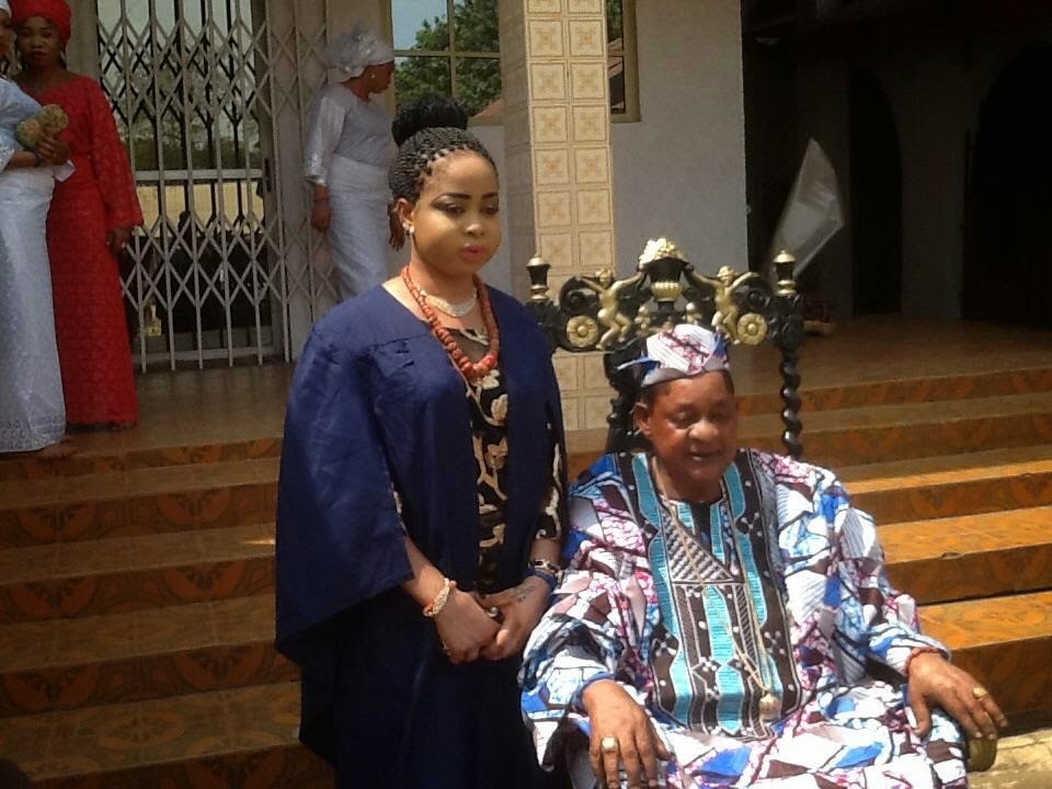 Alaafin of Oyo Oba Lamidi Adeyemi III 2015 with Olori Badirat Adeyemi 1