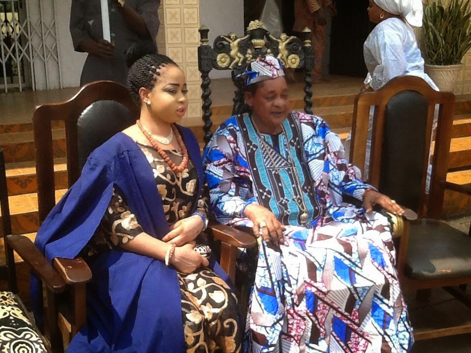 Alaafin of Oyo Oba Lamidi Adeyemi III 2015 with Olori Badirat Adeyemi 3