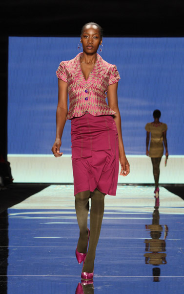 Double collared jacquard jacket and pleated pencil skirt