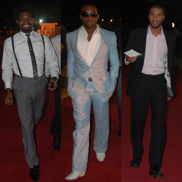 thisday-music-festival-2009-bella-naija-red-carpet-fab-2 These gentlemen went for the semi-formal look. Basketmouth in his grey trousers and suspenders. D'Banj in his pale blue suit and our other gentleman in his paired down black suit. Nice one guys!