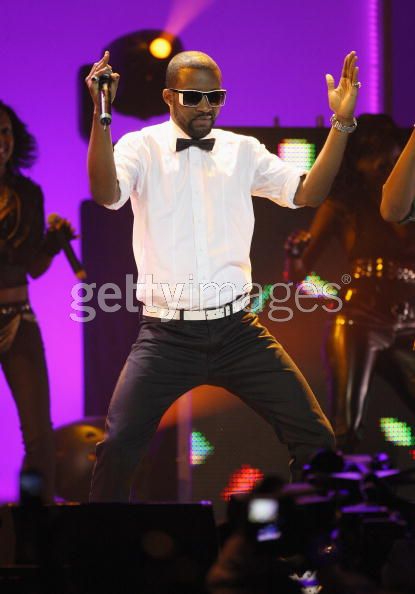 Fally Ipupa entertains the crowd