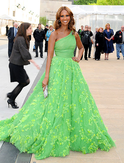 32_Iman in oscar de la renta In Oscar De La Renta