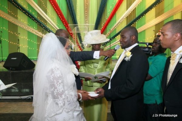 Moradeke and Seun Ogunbiyi White Wedding BellaNaija0011