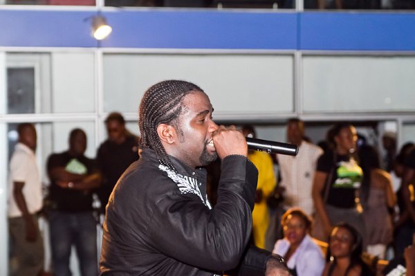 beazy performing