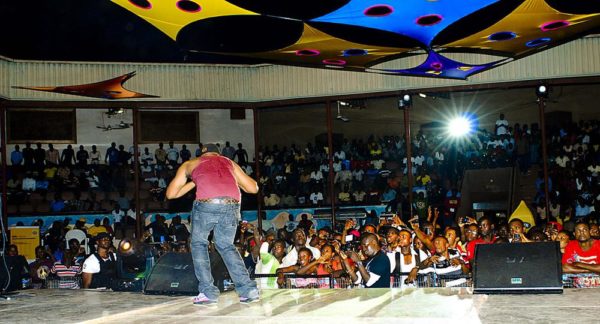 Naeto C cheers the Crowd (9)