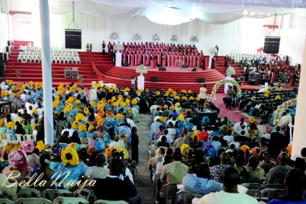 Tolu Odukoya & Olumide IjogunWhite Wedding Photonimi - December 2012 - BellaNaija640