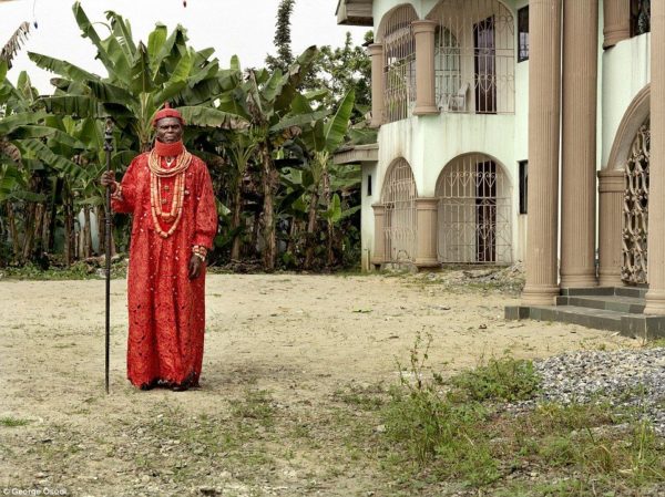 Deinmowuru Donokoromo III - Pere of Isaba