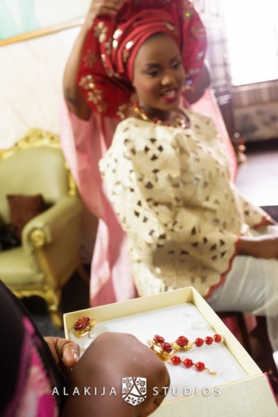 Abisoye_Lanre_Yoruba_Traditional_Engagement_Wedding_Jide_Alakija_Studios_Nigerian_BellaNaijaCM2_4356