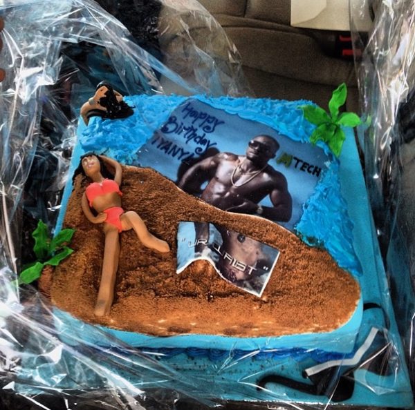 Iyanya's Birthday Cake - October 2013 - BellaNaija 02