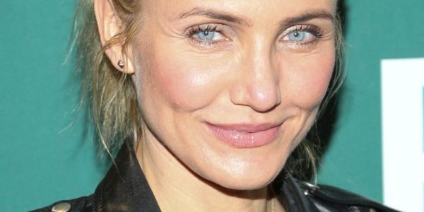 Cameron Diaz Signs Copies Of Her Book "The Body Book"