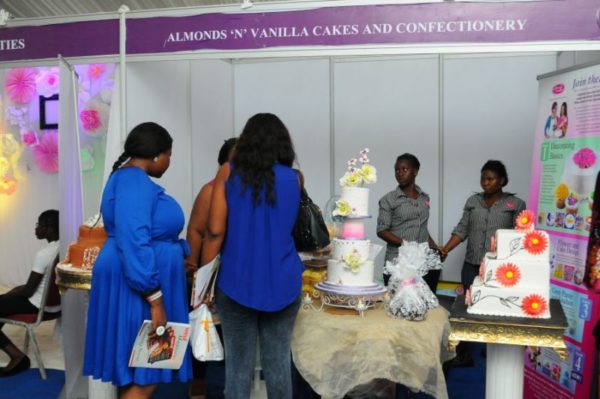 Almonds 'N' Vanilla Cakes & Confectionery