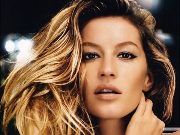 Ex-Victoria Secret Supermodel Gisele Bundchen is Chanel No. 5's