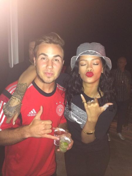 Rihanna World Cup3