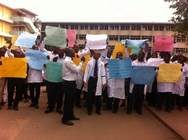 Lagos Doctors Protest NMA BellaNaija