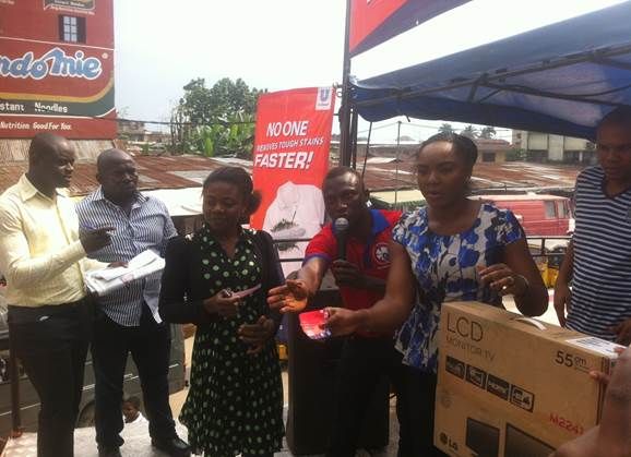 Chioma Chukwuka-Akpotha rewarding consumers in Aba