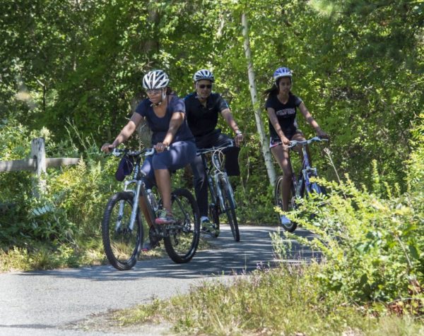 President Obama Vacations in Martha's Vineyard