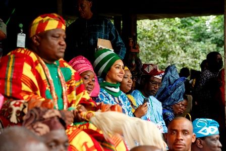 Goldberg Larger at Osun Osogbo Festival - Bellanaija - September2014001 (15)