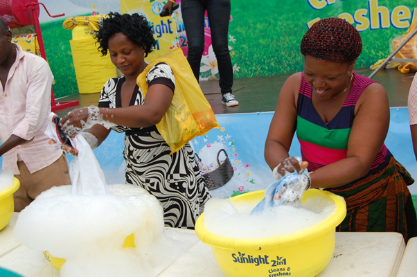 Sunlight Detergent Community Wash Campaign - Bellanaija - September 2014 (1)