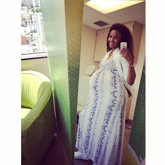 Ciara Pregnant 1