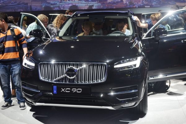 Volvo XC90 (1)