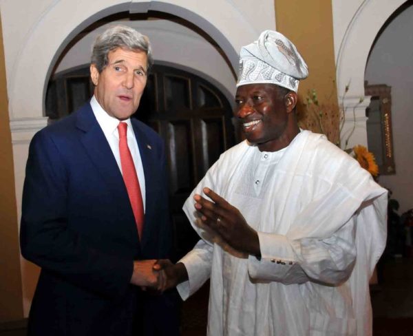 PIC.10.  PRESIDENT JONATHAN RECEIVES U.S SECRETARY OF STATES IN LAGOS