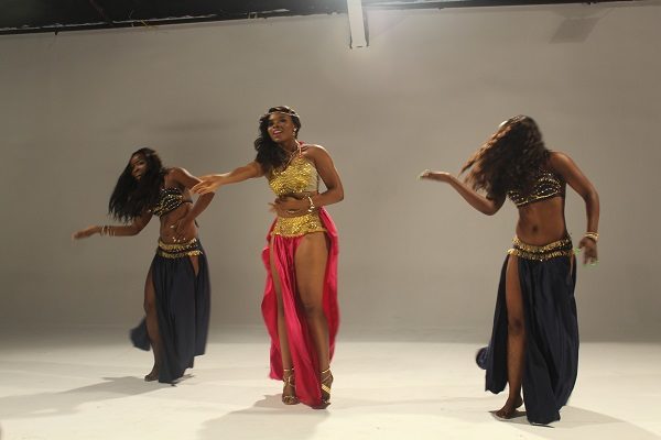 Yemi Alade - Taking Over Me [Video Shoot] (2)
