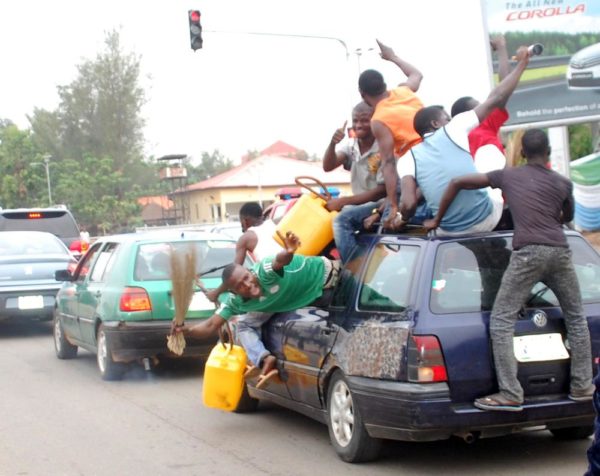 PIC. 6. APC SUPPORTERS CELEBRATE IN ABUJA