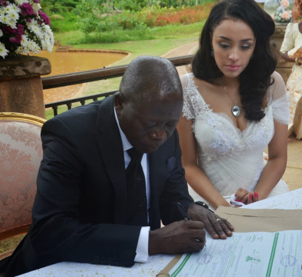 Wed Oshiomhole-And-His-Wife-Iara-