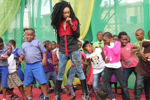 celebrity-dance-denrele