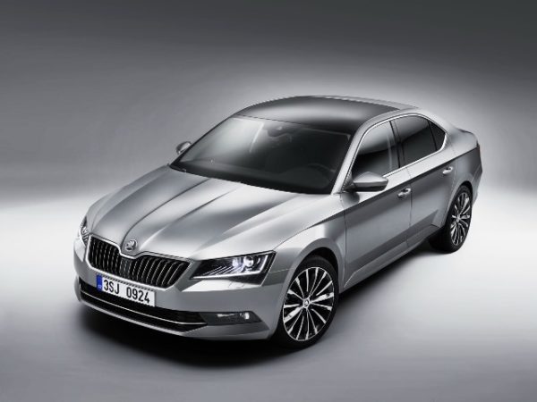 2015-Skoda-Superb-2