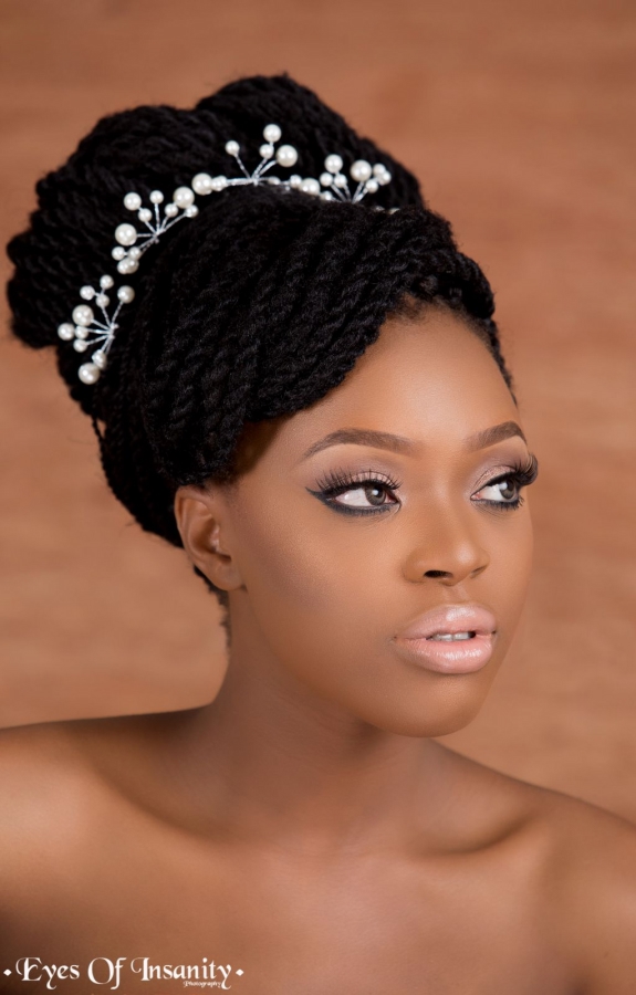 6 Traditional White Wedding Beauty