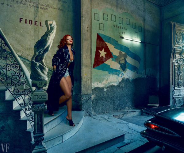 rihanna-november-2015-cover-annie-leibovitz-vf-05