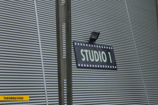 16. studio building exterior05