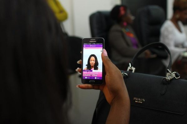 Eme Achanga (Miss Petite Blog) Trying the App