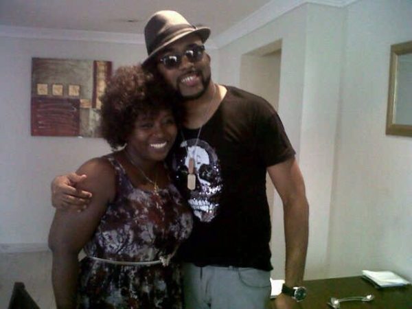 Those arms... See how Banky was struggling