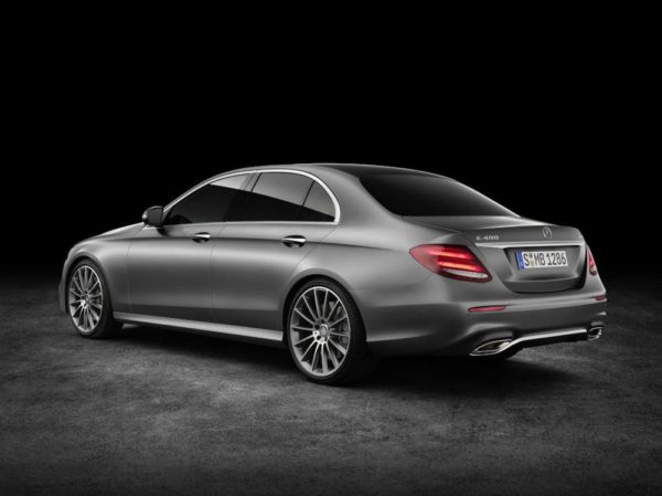 E 400 4MATIC, AMG Line, selenitgrau magno, Leder schwarz/sattelbraun E 400 4MATIC, AMG Line, selenit grey magno, leather black/saddle brown