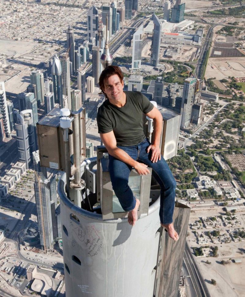 Tom Cruise at the Burj Khalifa - BellaNaija - Janaury 2016