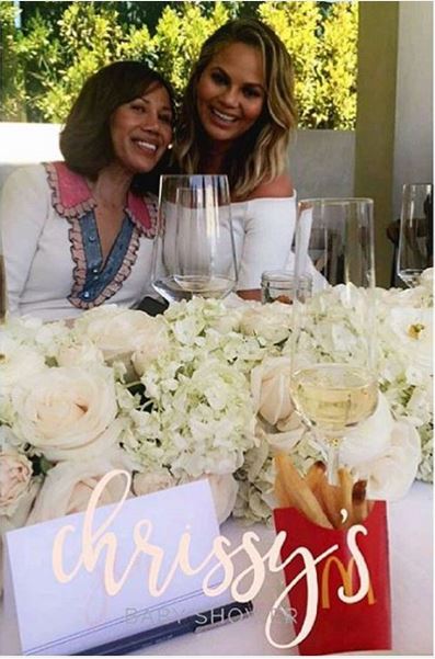 Chrissy Teigen Baby Shower (20)