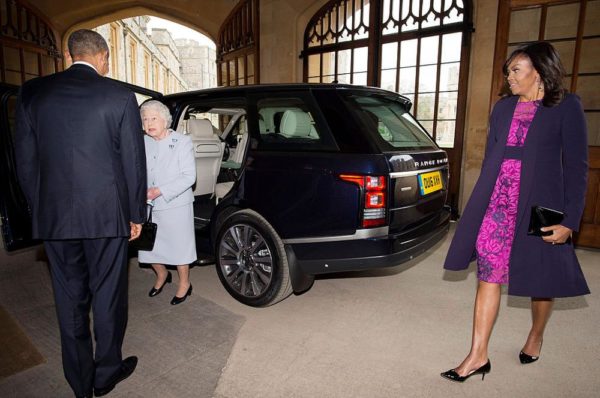 WINDSOR, ENGLAND - APRIL 22: US President Barack Obama, First Lady Michelle Obama and Queen Elizabeth II arrive at the Sovereign's Entrance in the Quadrangle of Windsor Castle after landing by helicopter at Windsor Castle for a private lunch on April 22, 2016. The President and his wife are currently on a brief visit to the UK where they will have lunch with HM Queen Elizabeth II at Windsor Castle and dinner with Prince William and his wife Catherine, Duchess of Cambridge at Kensington Palace. Mr Obama will visit 10 Downing Street on Friday afternoon where he is to hold a joint press conference with British Prime Minister David Cameron and is expected to make his case for the UK to remain inside the European Union. (Photo by Geoff Pugh - WPA Pool/Getty Images)