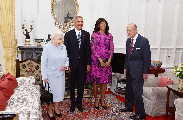 WINDSOR, ENGLAND - APRIL 22: Queen Elizabeth II (L) and Prince Philip, Duke of Edinburgh (R) stand with US President Barack Obama and First Lady of the United States, Michelle Obama in the Oak Room at Windsor Castle ahead of a private lunch hosted by the Queen on April 22, 2016 in Windsor, England. The President and his wife are currently on a brief visit to the UK where they will have lunch with HM Queen Elizabeth II at Windsor Castle and dinner with Prince William and his wife Catherine, Duchess of Cambridge at Kensington Palace. Mr Obama will visit 10 Downing Street on Friday afternoon where he is to hold a joint press conference with British Prime Minister David Cameron and is expected to make his case for the UK to remain inside the European Union. (Photo by John Stillwell - WPA Pool/Getty Images)