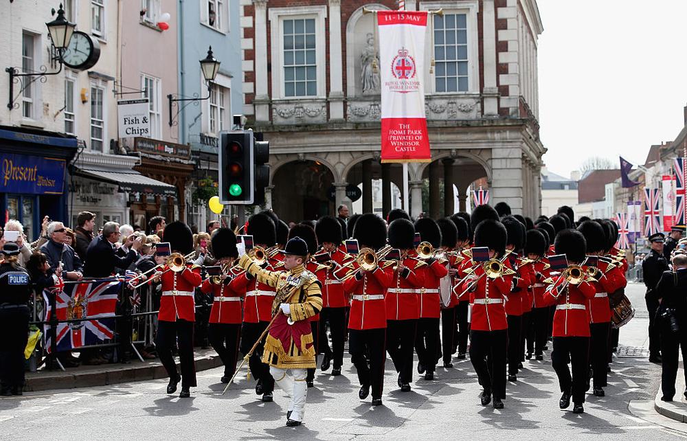 WINDSOR, ENGLAND - APRIL 21: Crowds gather for the Queen's 90th Birthday Walkabout on April 21, 2016 in Windsor, England. Today is Queen Elizabeth II's 90th Birthday. The Queen and Duke of Edinburgh will be carrying out engagements in Windsor. (Photo by Chris Jackson/Getty Images)