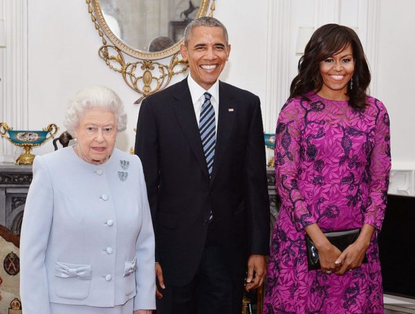 WINDSOR, ENGLAND - APRIL 22: Queen Elizabeth II (L) stands with US President Barack Obama and First Lady of the United States, Michelle Obama in the Oak Room at Windsor Castle ahead of a private lunch hosted by the Queen on April 22, 2016 in Windsor, England. The President and his wife are currently on a brief visit to the UK where they will have lunch with HM Queen Elizabeth II at Windsor Castle and dinner with Prince William and his wife Catherine, Duchess of Cambridge at Kensington Palace. Mr Obama will visit 10 Downing Street on Friday afternoon where he is to hold a joint press conference with British Prime Minister David Cameron and is expected to make his case for the UK to remain inside the European Union. (Photo by John Stillwell - WPA Pool/Getty Images)