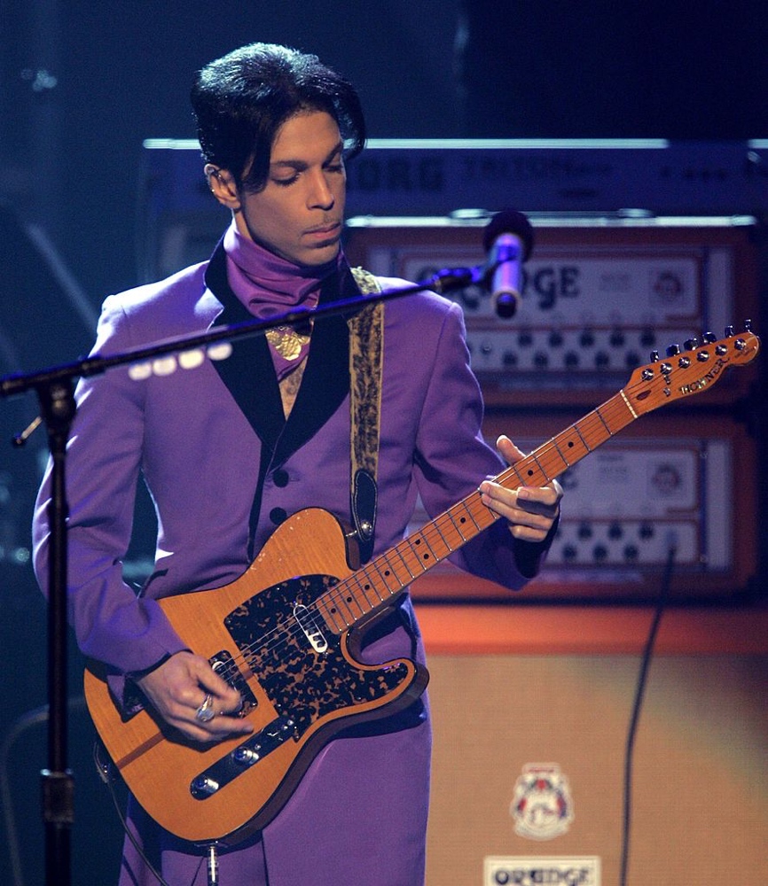 LOS ANGELES, CA - JUNE 27: Musician Prince performs onstage at the 2006 BET Awards at the Shrine Auditorium on June 27, 2006 in Los Angeles, California. (Photo by Frazer Harrison/Getty Images)