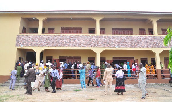 Ambode Commissions blocks of classrooms in Apapa1