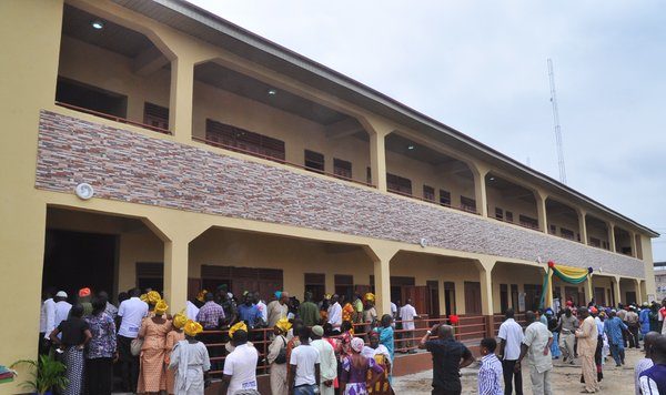 Ambode Commissions blocks of classrooms in Apapa2