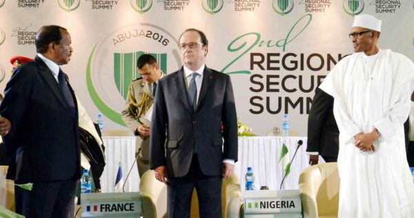 FROM LEFT: PRESIDENT PAUL BIYA OF CAMEROON; PRESIDENT HOLLANDE OF FRANCE AND PRESIDENT MUHAMMADU BUHARI, AT THE 2ND REGIONAL SECURITY SUMMIT IN ABUJA ON SATURDAY (14/5/16) 3560/14/5/2016/JAU/NAN